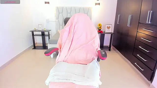 elenamilf online show from 10, 1, 2026