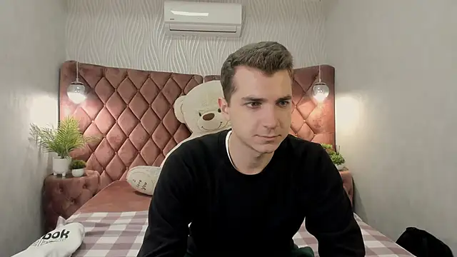 Snapshot of ThomasSmity chatting on 27, 11, 2025 ThomasSmity online show from 27, 11, 2025