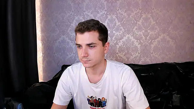 Snapshot of ThomasSmity chatting on 4, 12, 2025 ThomasSmity online show from 4, 12, 2025