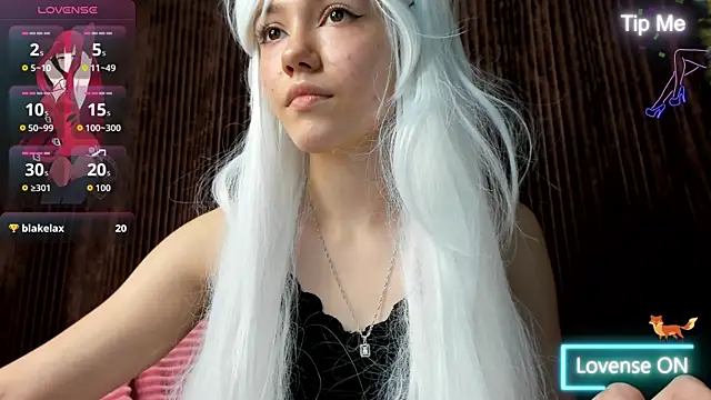 Snapshot of MissKotomissCat chatting on 2, 12, 2025 MissKotomissCat online show from 2, 12, 2025