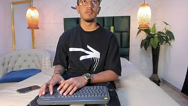 Brand Collins online show from 28, 11, 2025