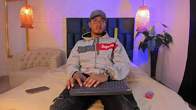 Brand Collins online show from 26, 11, 2025