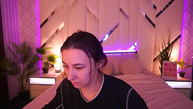 RoxieRay online show from 6, 3, 2026