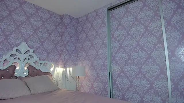 sarah sluty online show from 21, 4, 2026