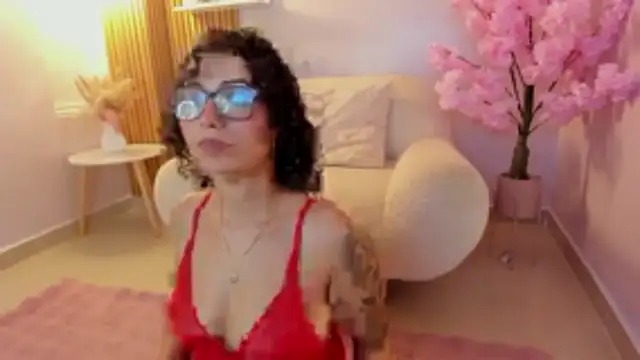 sarah sluty online show from 7, 2, 2026