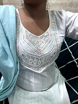 Snapshot of Juliekhan_98 chatting on 1, 12, 2025 Juliekhan 98 online show from 1, 12, 2025