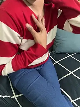 Snapshot of Juliekhan_98 chatting on 30, 11, 2025 Juliekhan 98 online show from 30, 11, 2025