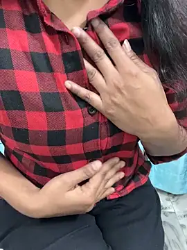 Snapshot of Juliekhan_98 chatting on 29, 11, 2025 Juliekhan 98 online show from 29, 11, 2025