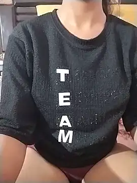 RASHMI SHARMA9 online show from 7, 6, 2026