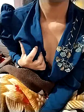 RASHMI SHARMA9 online show from 22, 12, 2025