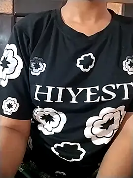 RASHMI SHARMA9 online show from 18, 4, 2026