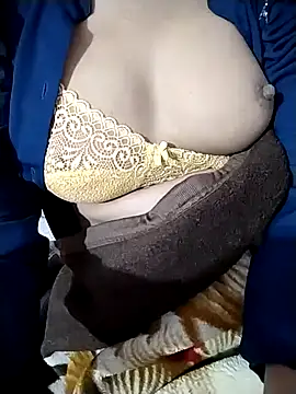 RASHMI SHARMA9 online show from 13, 12, 2025