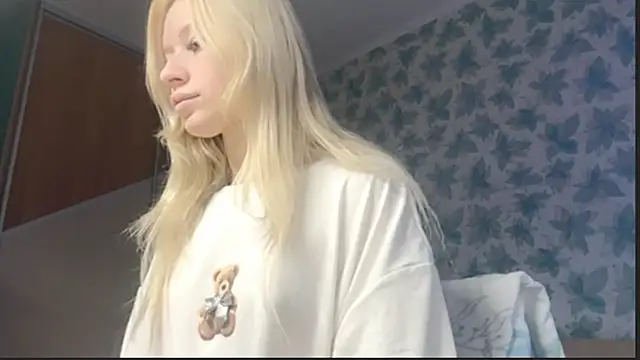 Barbie Blondie online show from 22, 12, 2025