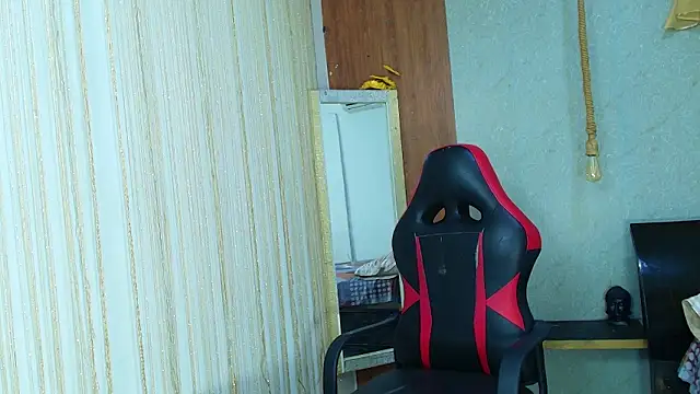 kim curlyy online show from 25, 3, 2026