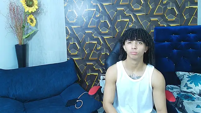 Snapshot of kim_curlyy chatting on 24, 4, 2026 kim curlyy online show from 24, 4, 2026