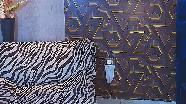 kim curlyy online show from 17, 6, 2026