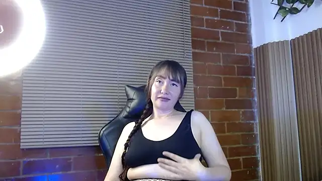 tiffanyrose03 online show from 28, 11, 2025