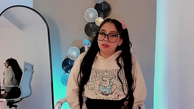 luna cute   online show from 18, 12, 2025