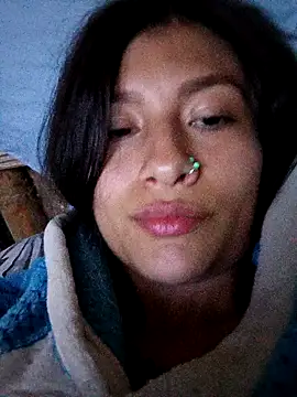 Snapshot of Roslin-nix2 chatting on 26, 11, 2025 Roslin-nix2 online show from 26, 11, 2025