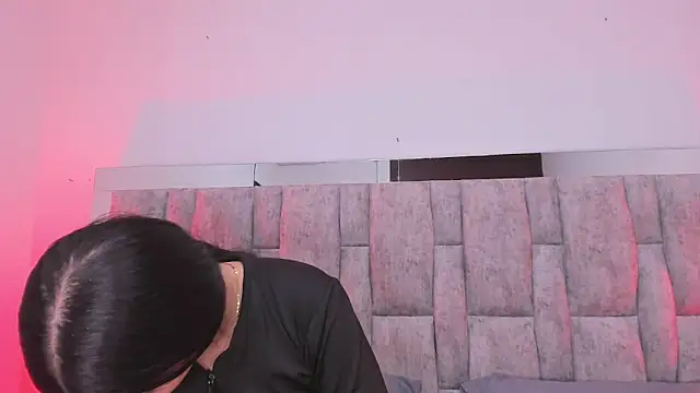 ZafiraNavarro online show from 6, 2, 2026