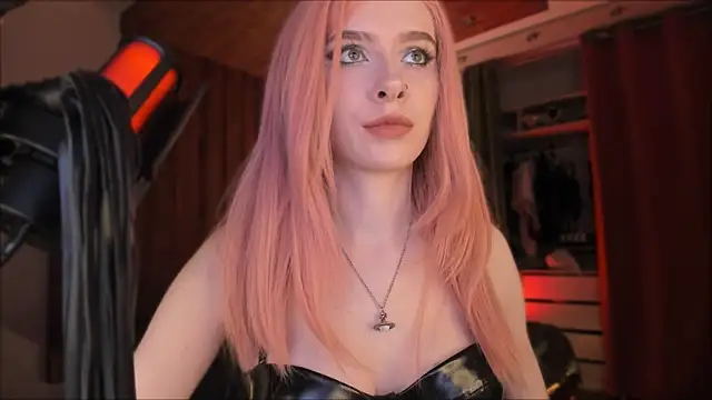 Snapshot of Mistress_Iris chatting on 27, 11, 2025 Mistress Iris online show from 27, 11, 2025