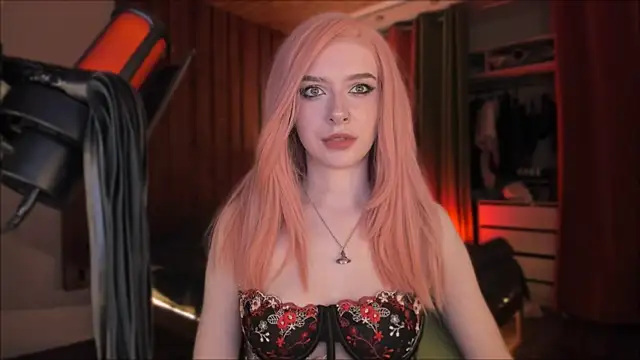 Snapshot of Mistress_Iris chatting on 29, 11, 2025 Mistress Iris online show from 29, 11, 2025