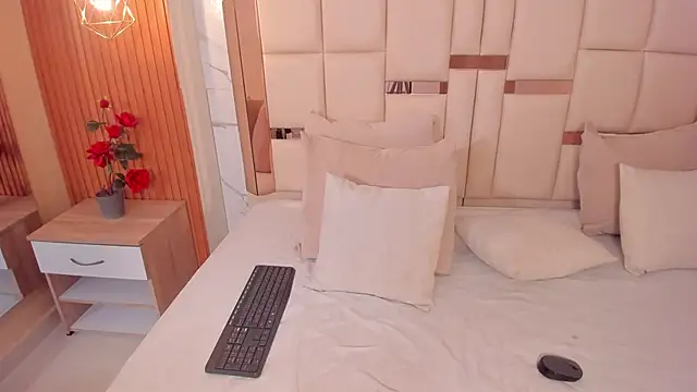 samantha quinnn online show from 12, 2, 2026