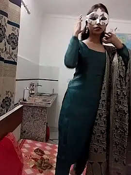 Snapshot of Cute_Girl_27 chatting on 27, 11, 2025 Cute Girl 27 online show from 27, 11, 2025