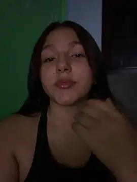 Snapshot of Emily_milk_1 chatting on 7, 6, 2026 Emily milk 1 online show from 7, 6, 2026