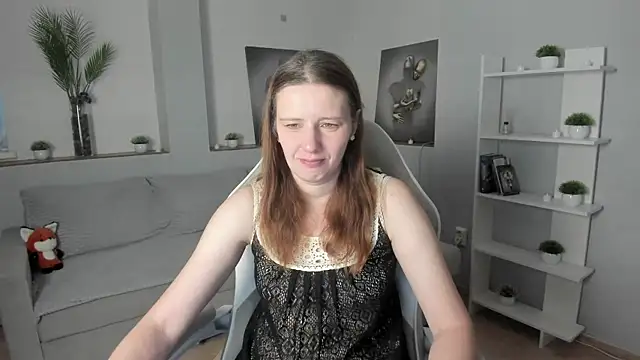 KathrineMeyer online show from 3, 12, 2025