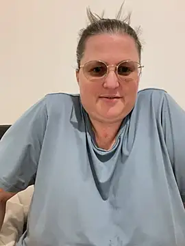 bea french curvy online show from 14, 1, 2026