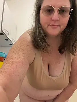 bea french curvy online show from 23, 2, 2026