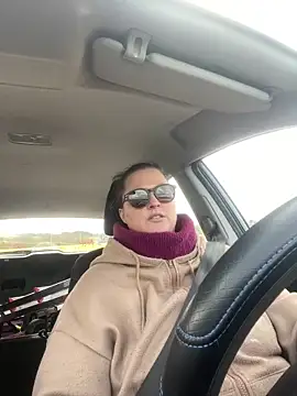 bea french curvy online show from 12, 2, 2026