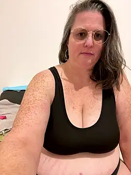 bea french curvy online show from 8, 1, 2026