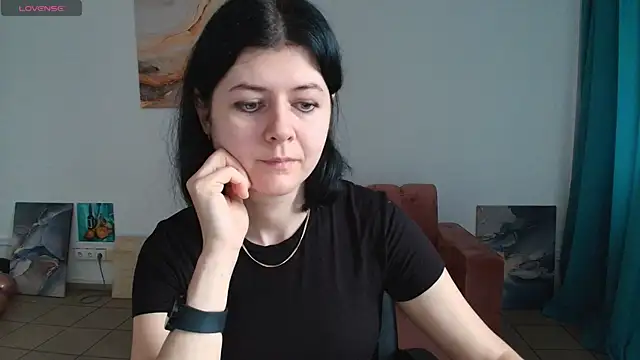 Snapshot of MelisaGollden chatting on 28, 11, 2025 MelisaGollden online show from 28, 11, 2025