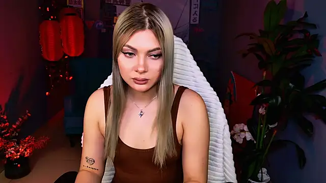 HyileyClark online show from 28, 3, 2026