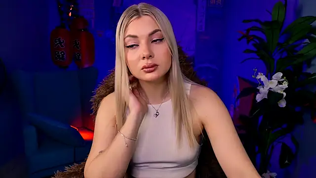 HyileyClark online show from 17, 4, 2026