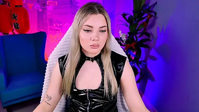 HyileyClark online show from 15, 6, 2026