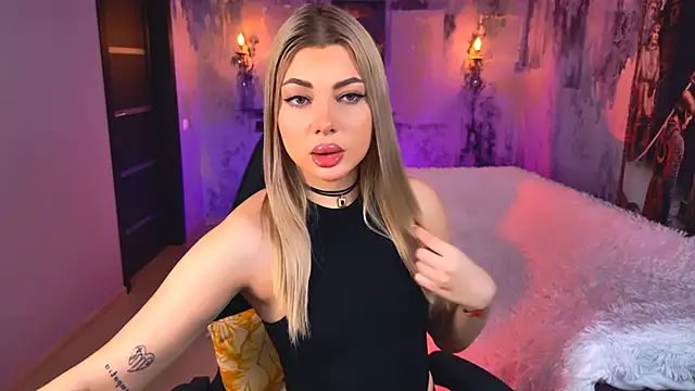 HyileyClark online show from 8, 2, 2026