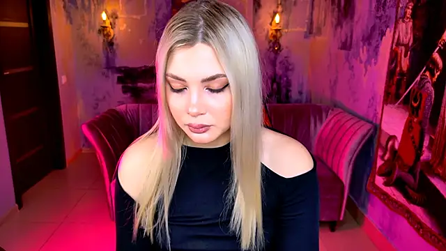 HyileyClark online show from 18, 5, 2026