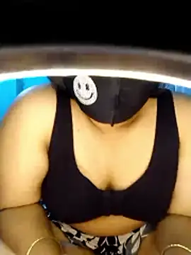 priya2098 online show from 5, 5, 2026
