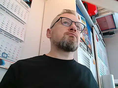 Snapshot of your_tipie chatting on 27, 11, 2025 your tipie online show from 27, 11, 2025