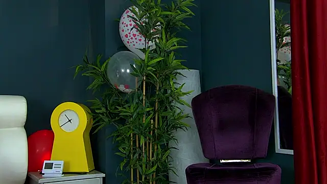 Cougar Milff online show from 25, 2, 2026