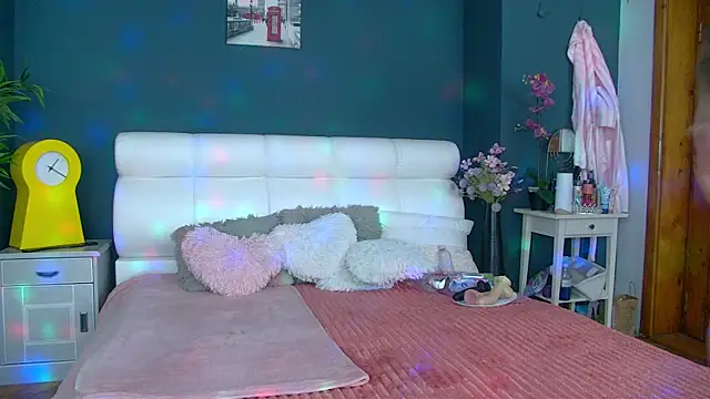 Cougar Milff online show from 21, 4, 2026