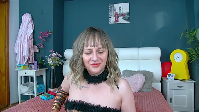 Cougar Milff online show from 4, 3, 2026