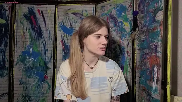 Adell Love online show from 19, 4, 2026