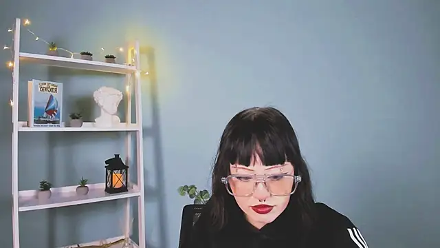 mira cool  online show from 30, 11, 2025