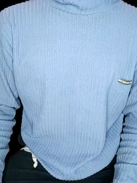 kisses-onmy-body online show from 2, 12, 2025