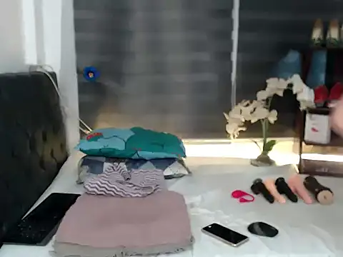 sylvannia cumslut online show from 7, 2, 2026