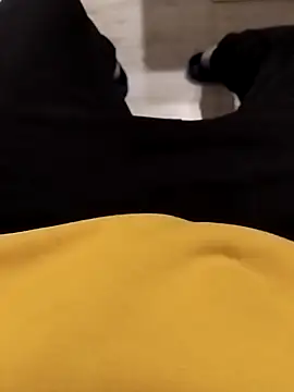 Snapshot of erdestruttor18 chatting on 26, 11, 2025 erdestruttor18 online show from 26, 11, 2025